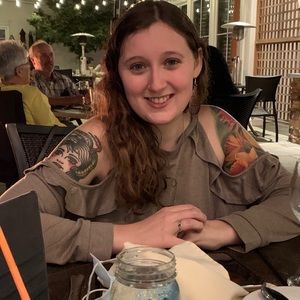 Meet Your Posher, Caitlin!